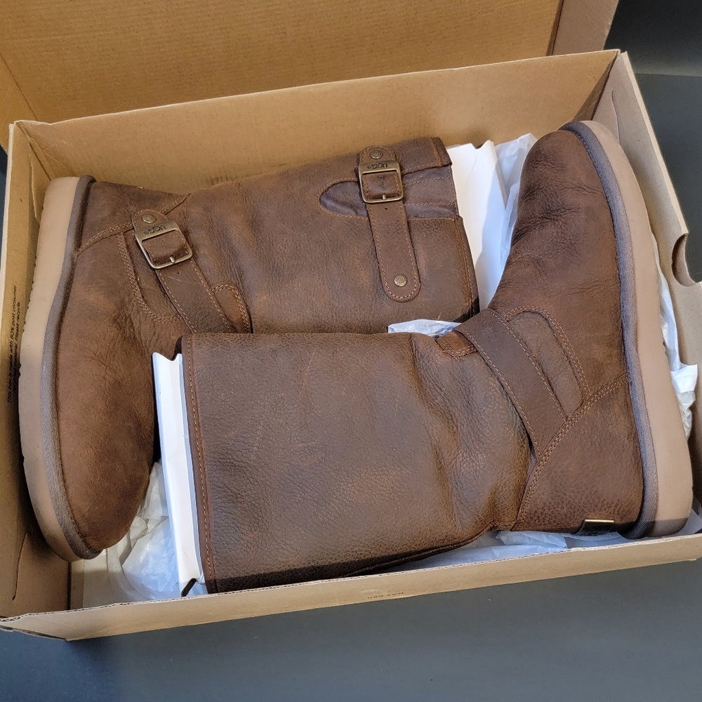 UGG Boots Sutter